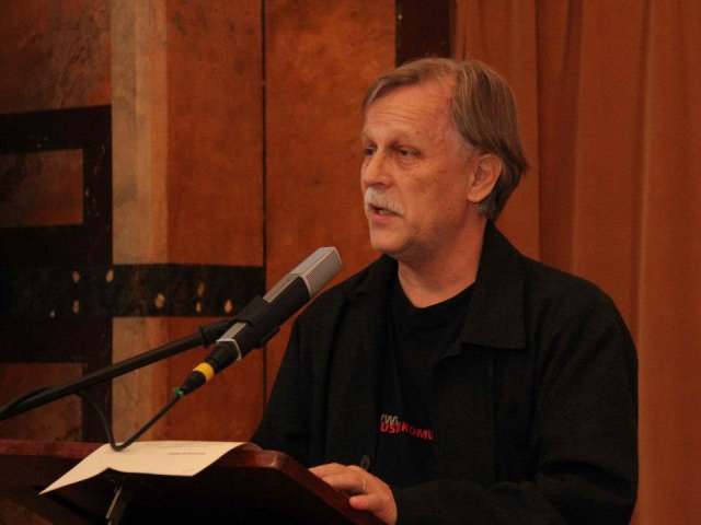 Jan Dědeček Nechte zpívat Mišíka! při Udělení NFAN ceny Torzo naděje 27.11.2013